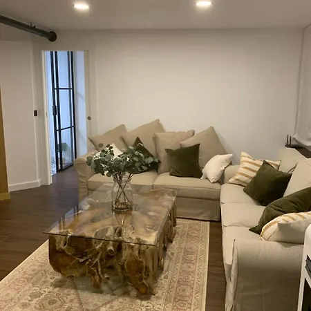 Fantastic Brand New In Location Just Few Steps From The Slope! Private Parking Sierra Nevada