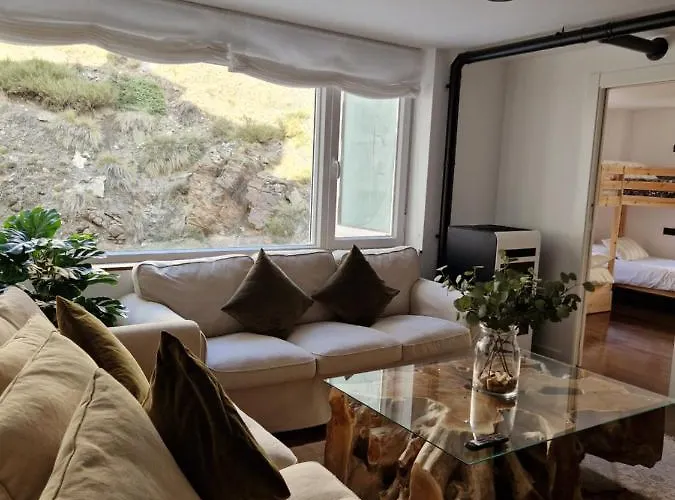 Fantastic Brand New In Location Just Few Steps From The Slope! Private Parking * Sierra Nevada