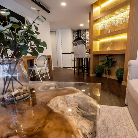 Fantastic Brand New In Location Just Few Steps From The Slope! Private Parking