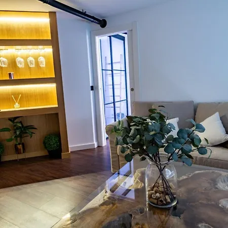 Fantastic Brand New In Location Just Few Steps From The Slope! Private Parking *