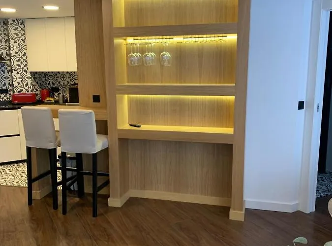 Fantastic Brand New In Location Just Few Steps From The Slope! Private Parking * Sierra Nevada