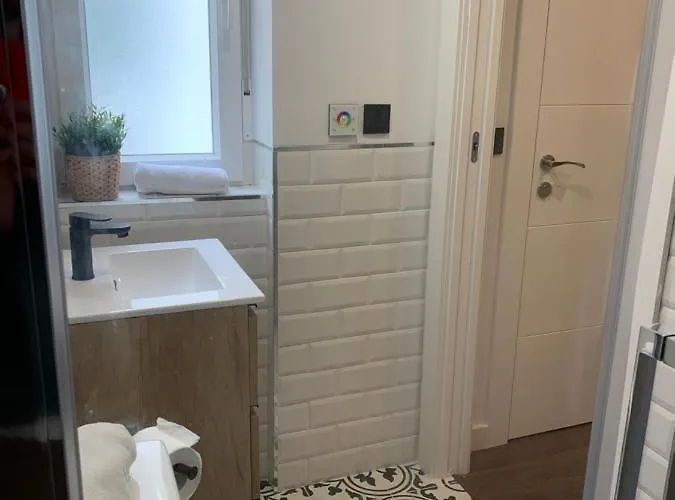 Fantastic Brand New In Location Just Few Steps From The Slope! Private Parking Daire