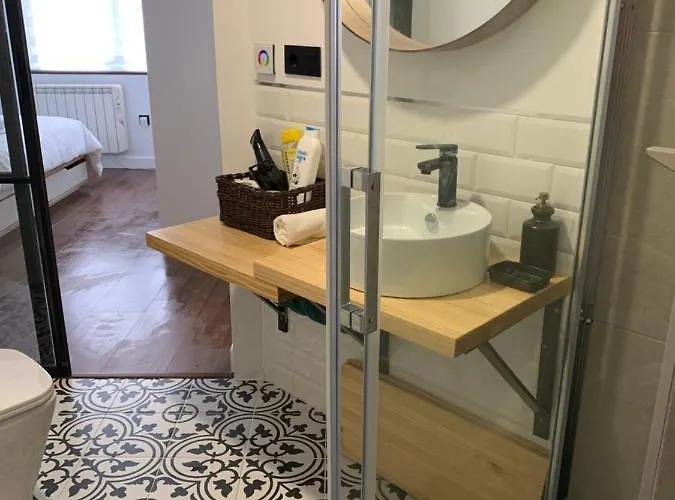 Fantastic Brand New In Location Just Few Steps From The Slope! Private Parking