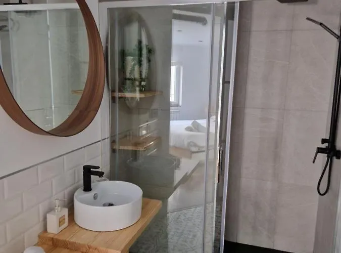 Fantastic Brand New In Location Just Few Steps From The Slope! Private Parking Sierra Nevada